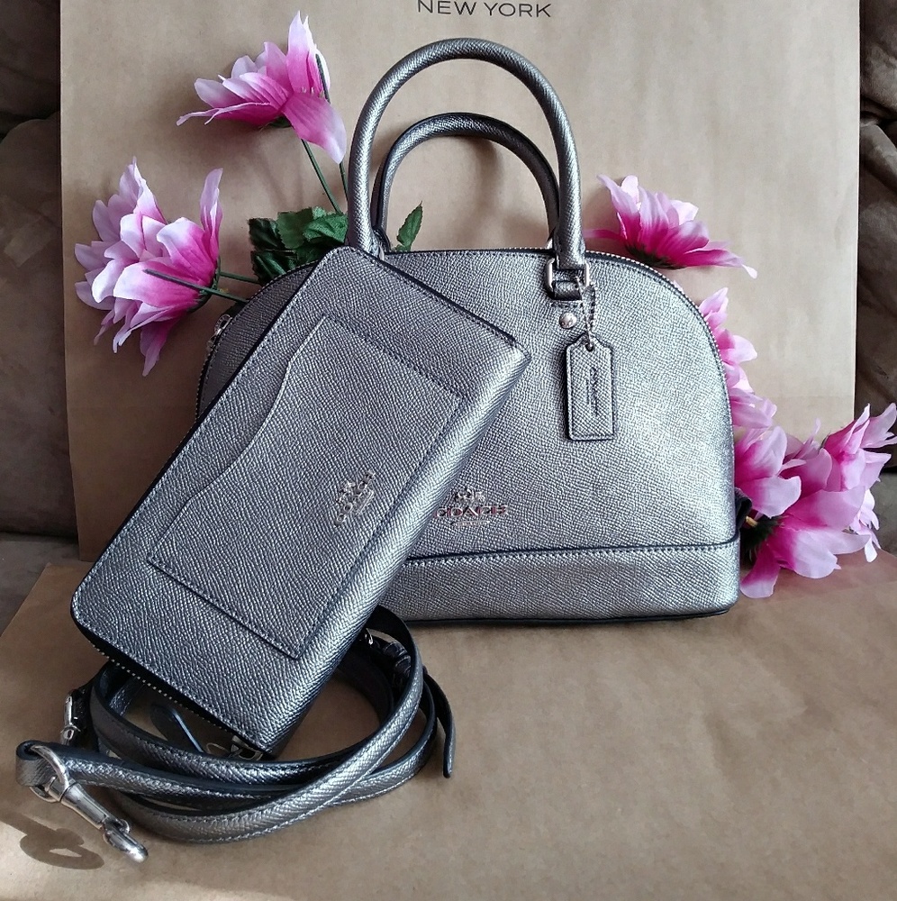 SALE👜NWT Coach purse bag Crossbody w/ wallet